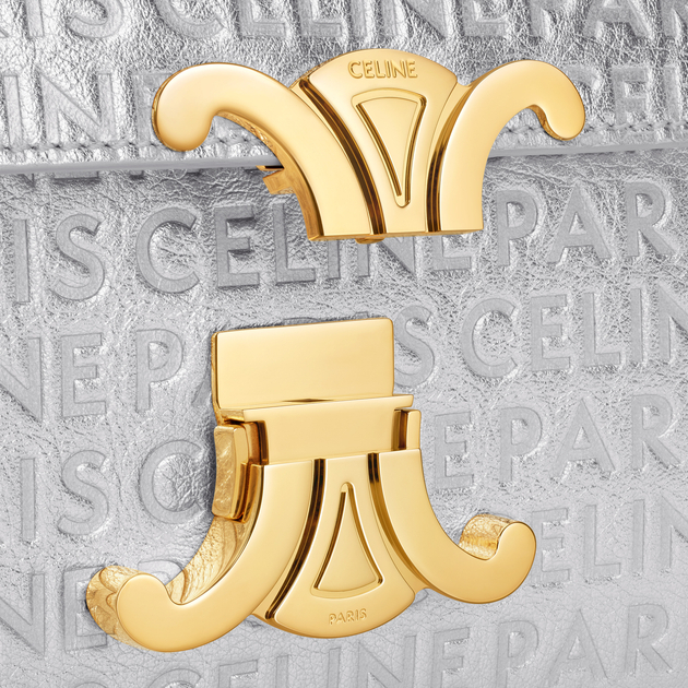 輕巧又時髦不羈的時尚感。