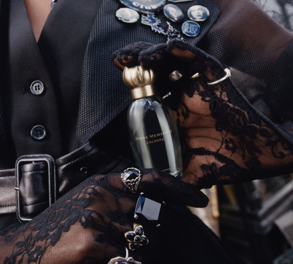 Musk Memento Cologne。