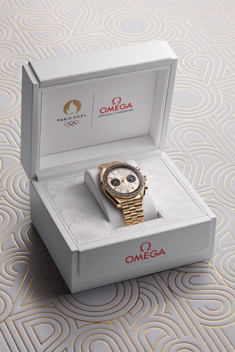 第一款18K Moonshine™ 金錶殼與錶鍊搭配陶錶圈