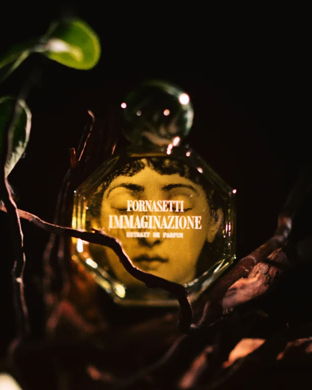 Fornasetti首次推出香水。