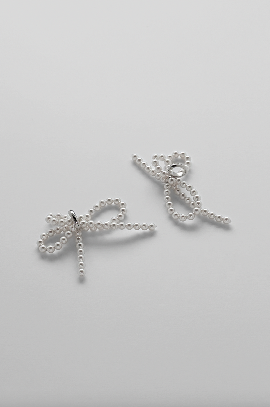  PETITE PEARL TASSEL SHOELACE CHARMS(SET)。