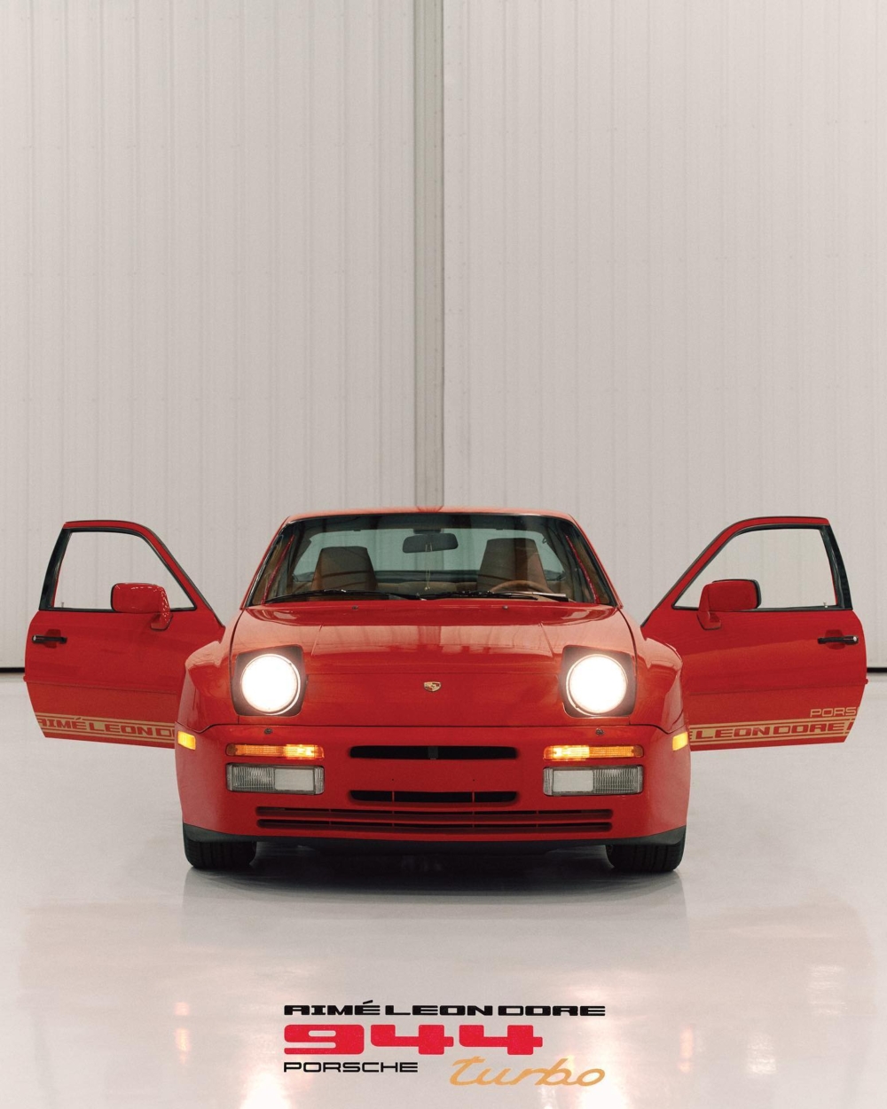 以「1986 Porsche 944 Turbo」最為聯名車款主題