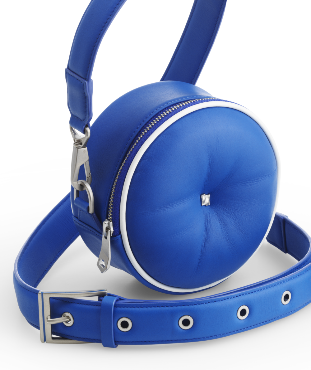 ADER Error × Bang & Olufsen為聯名系列定制音箱包