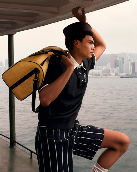 Louis Vuitton 2024早秋男裝系列的形象照。