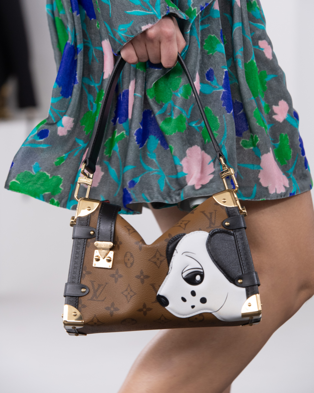 本次推出的藝術家手袋。