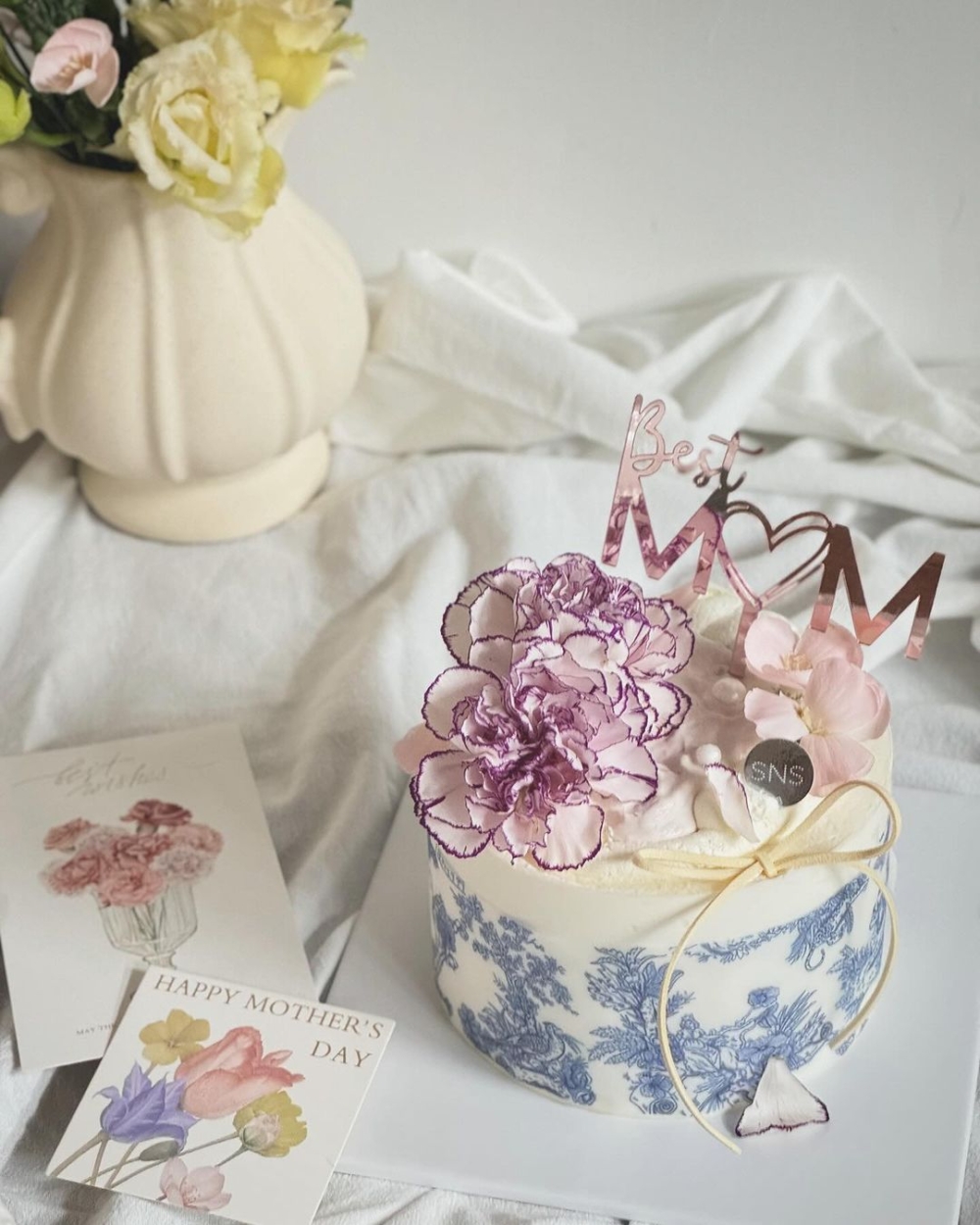 芋泥戚風蛋糕。