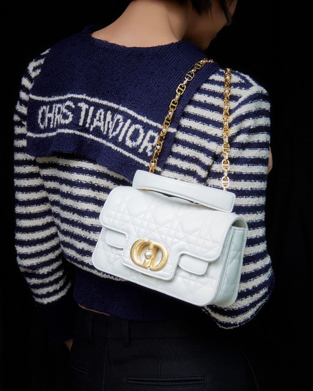 攜帶出門都能散發無與倫比的光環與氣質。。