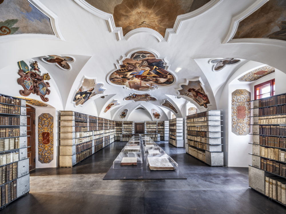 THE LIBRARY AT THE ŽELIV MONASTERY。