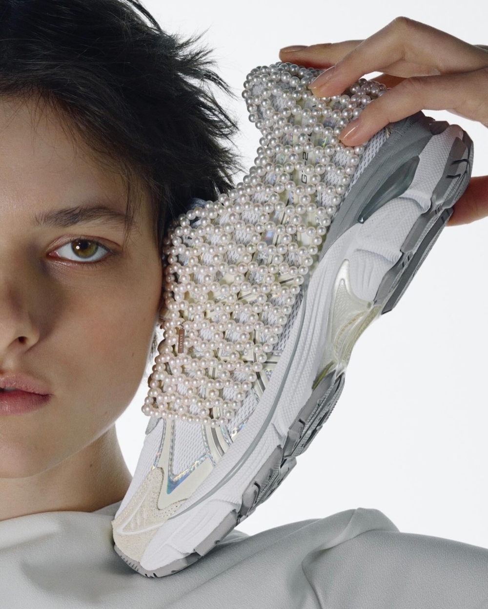 ASICS × TASAKI 聯名運動鞋