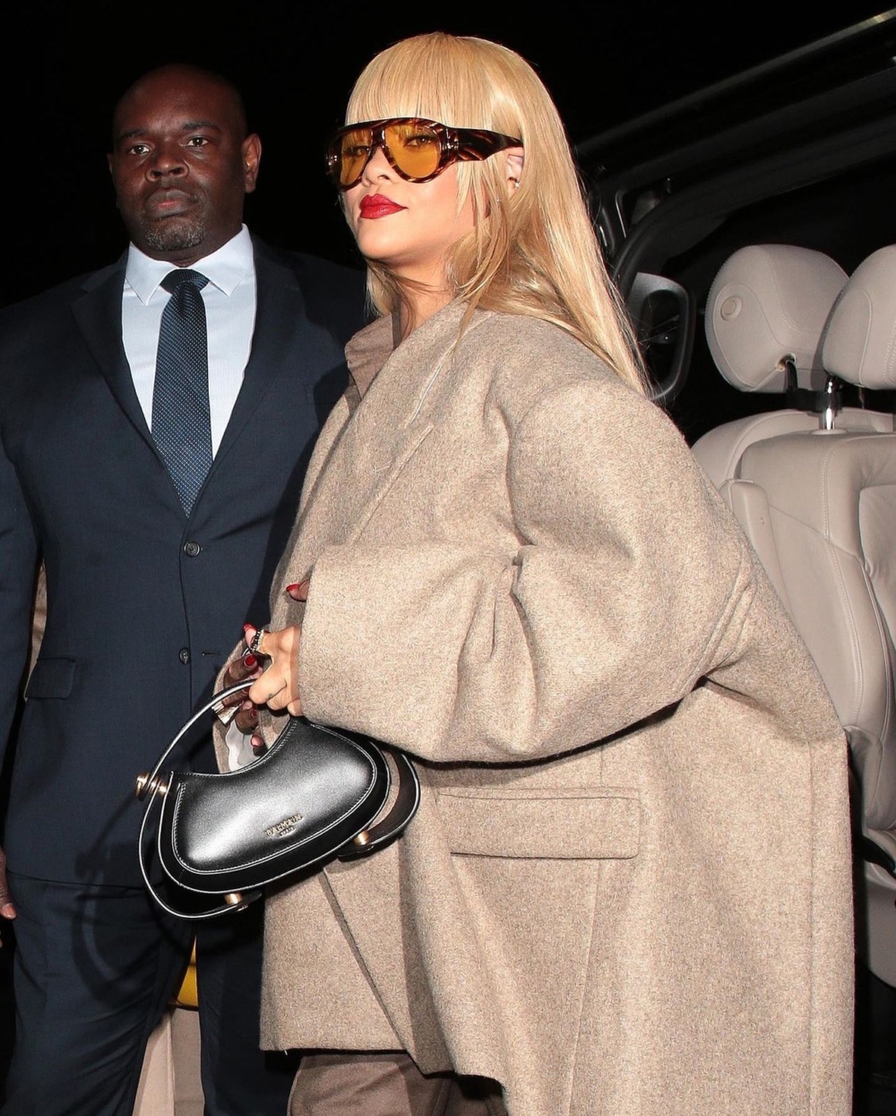 Rihanna手提Balmain Jolie Madame Bag。