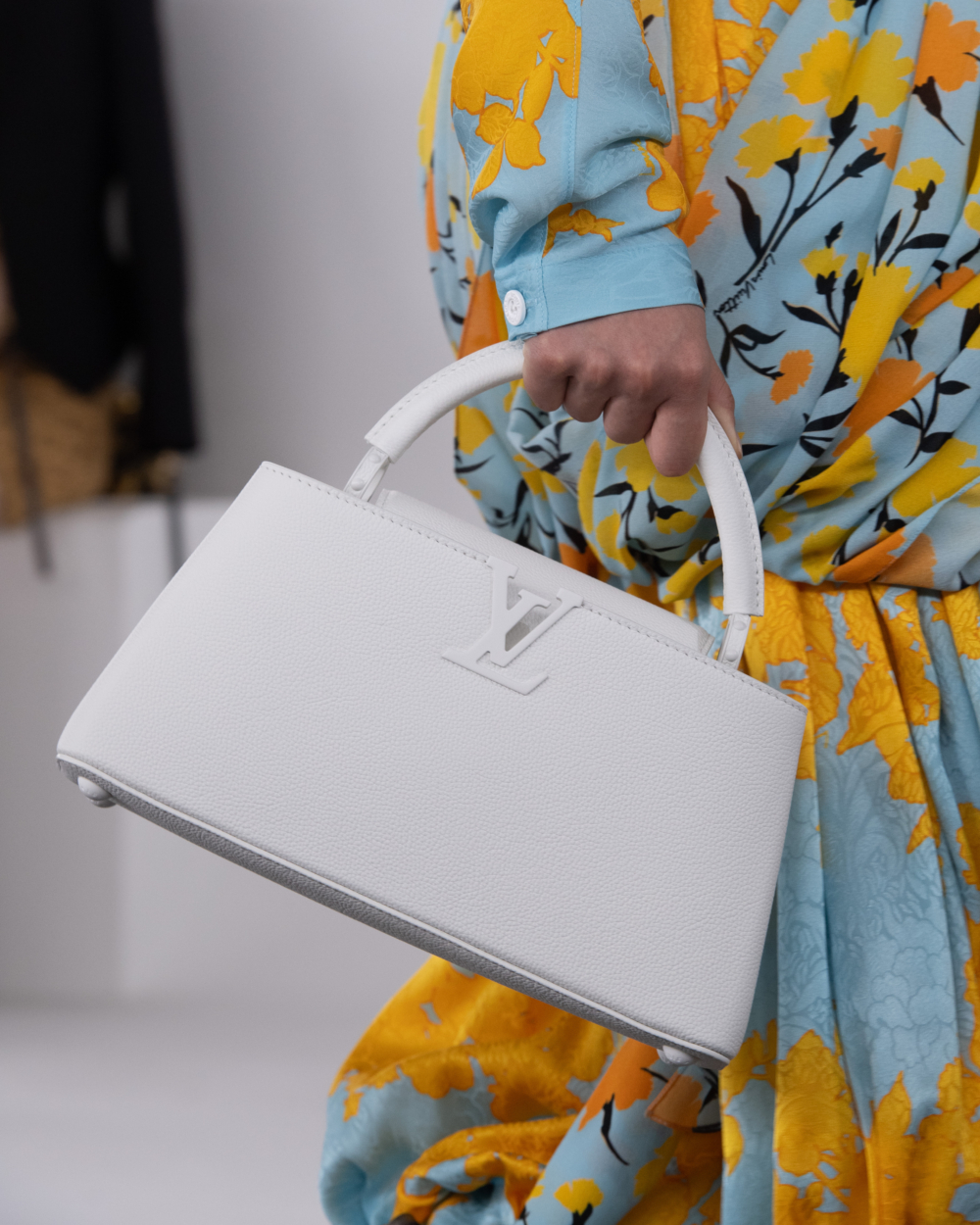 變奏版本的Capucines手袋。