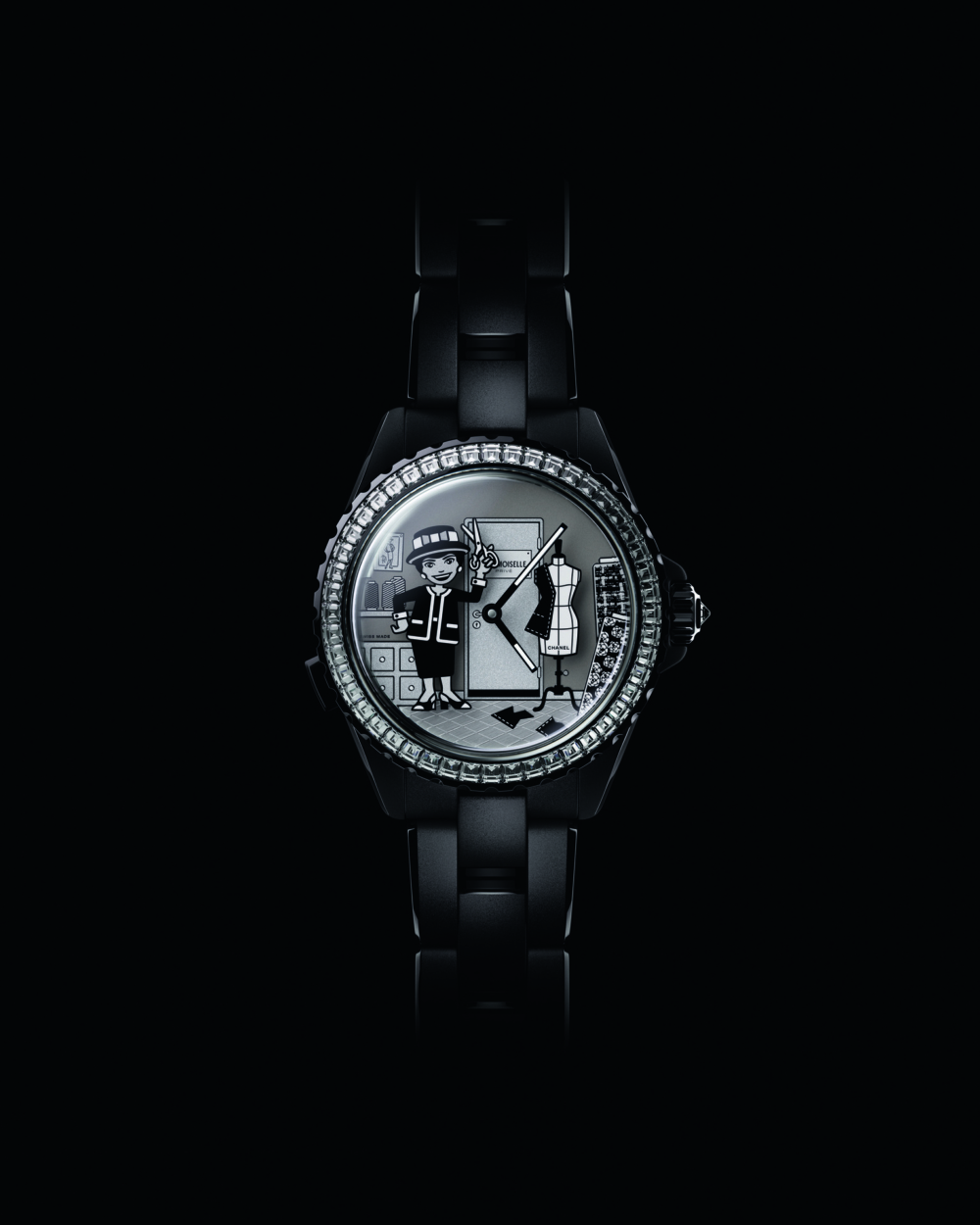 J12 Couture Workshop Automaton Caliber 6腕錶,黑色塗層精鋼固定式錶圈,鑲嵌48顆長階梯形切割鑽石,Caliber 6手動上鍊自製機械機芯,限量發行100枚。