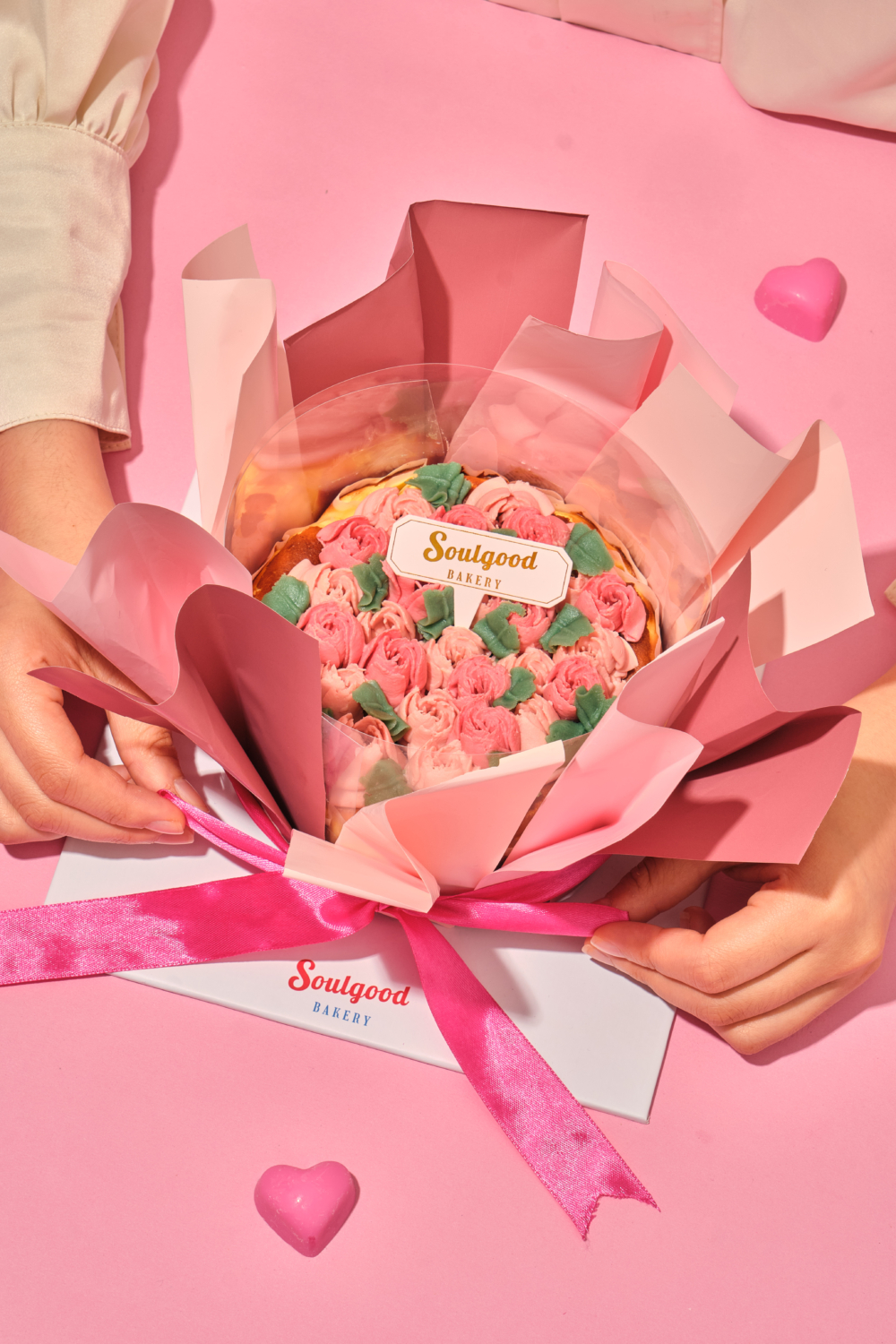 莓莓花束巴斯克芝士蛋糕 。