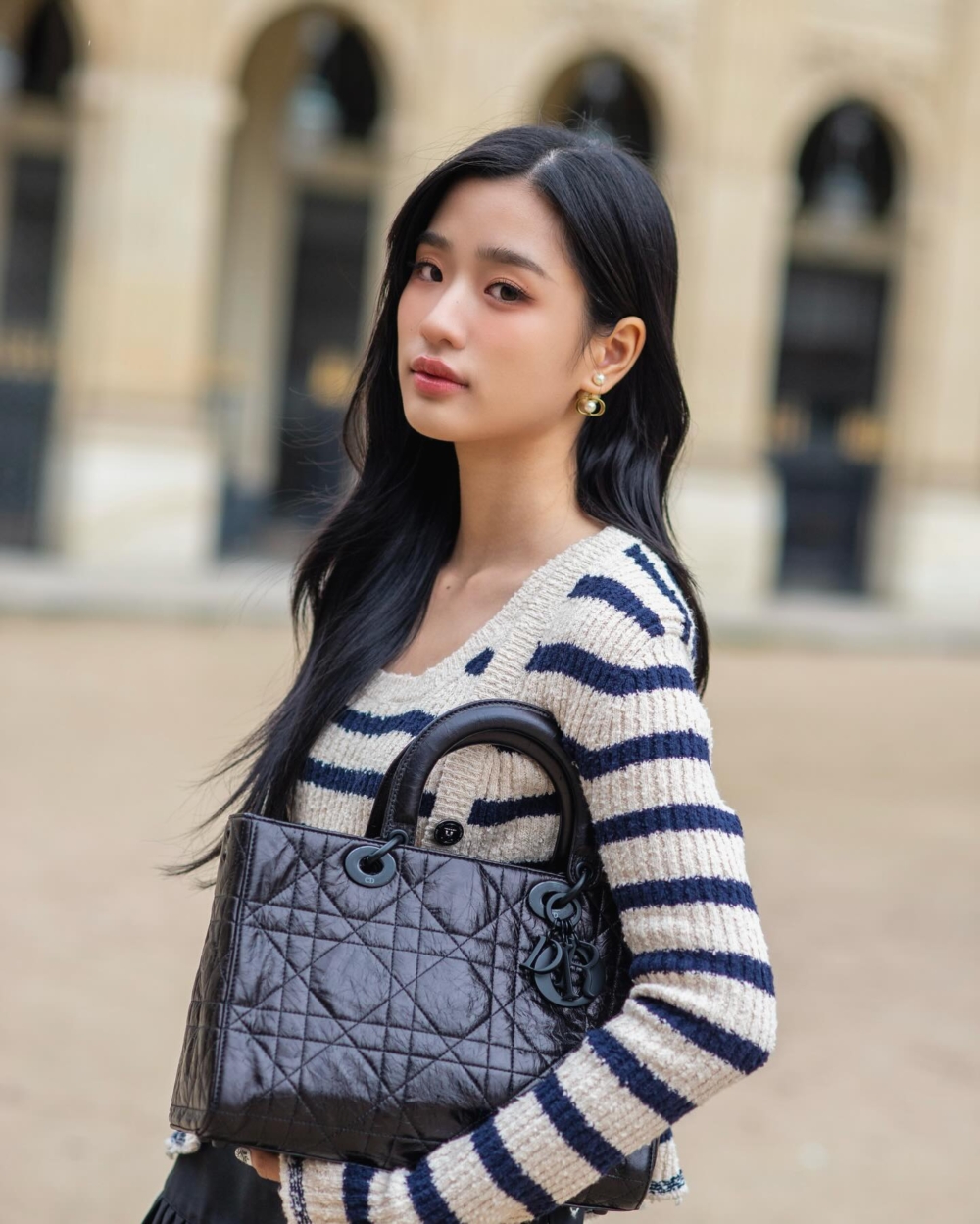 泰國人氣女星Tontawan Tantivejakul背上新手袋