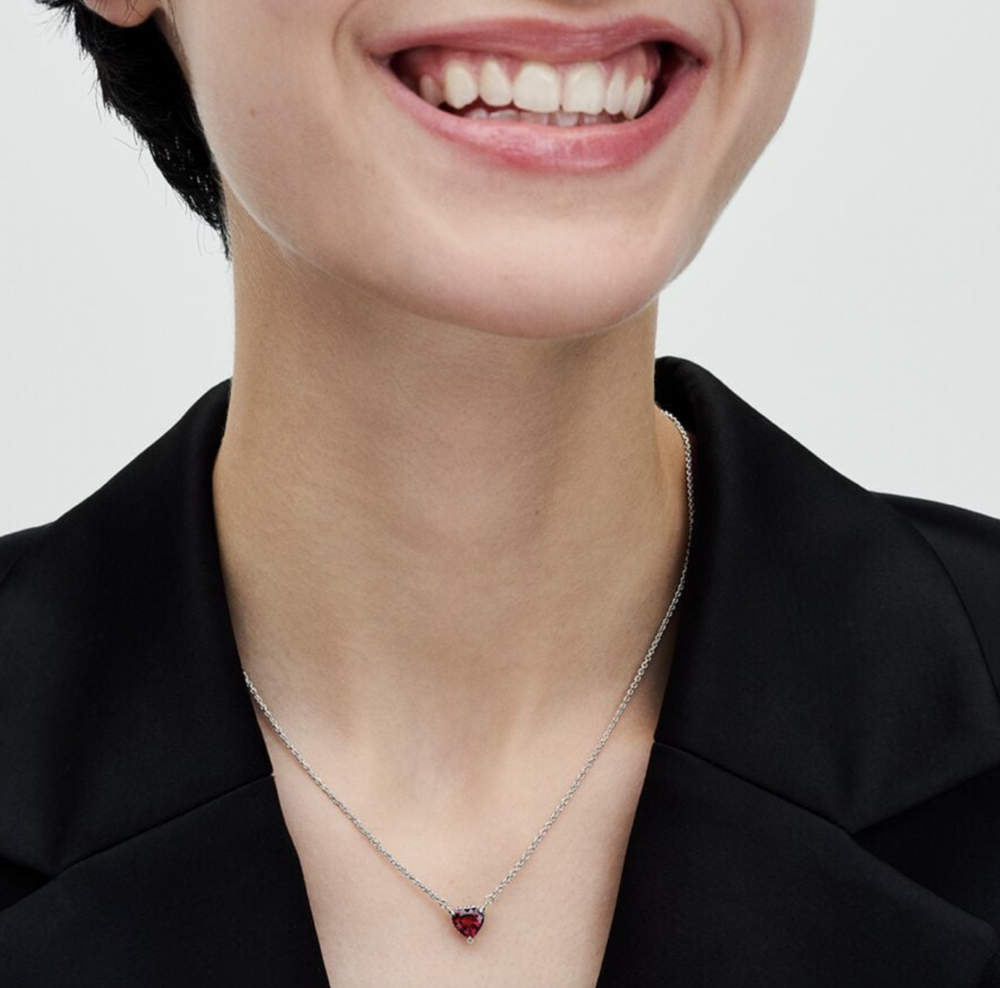 Sparkling Heart Halo Pendant Collier Necklace。