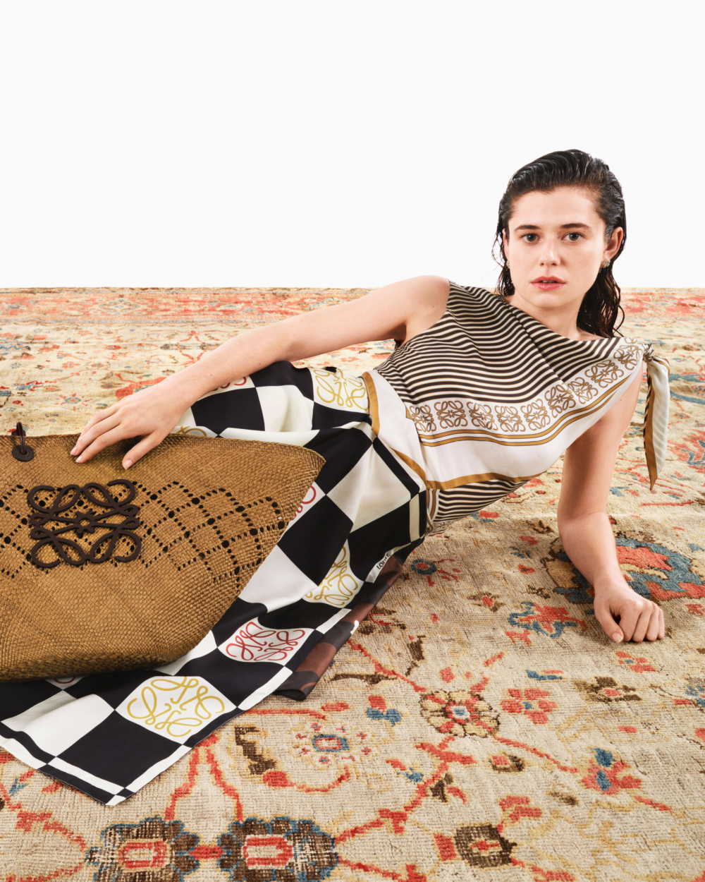 推出多款編織包