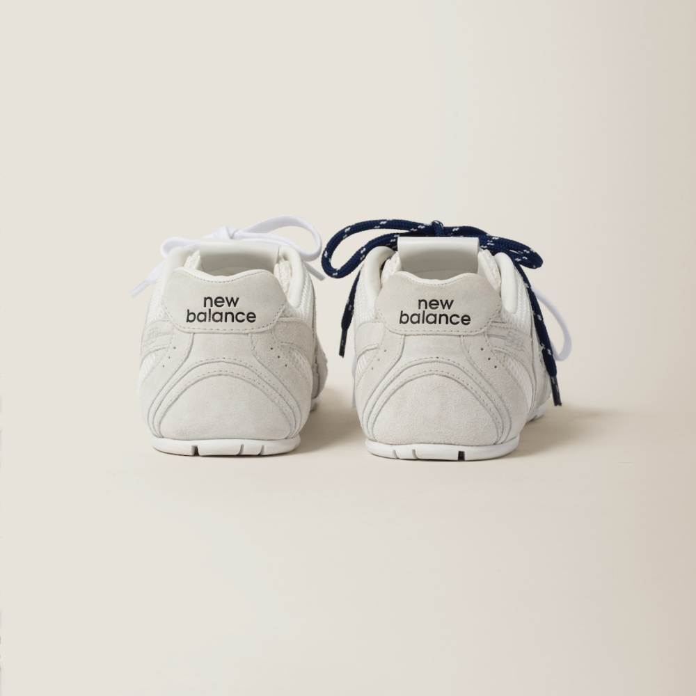 2024小白鞋推薦3:Miu Miu New Balance 麂皮拼網眼運動鞋