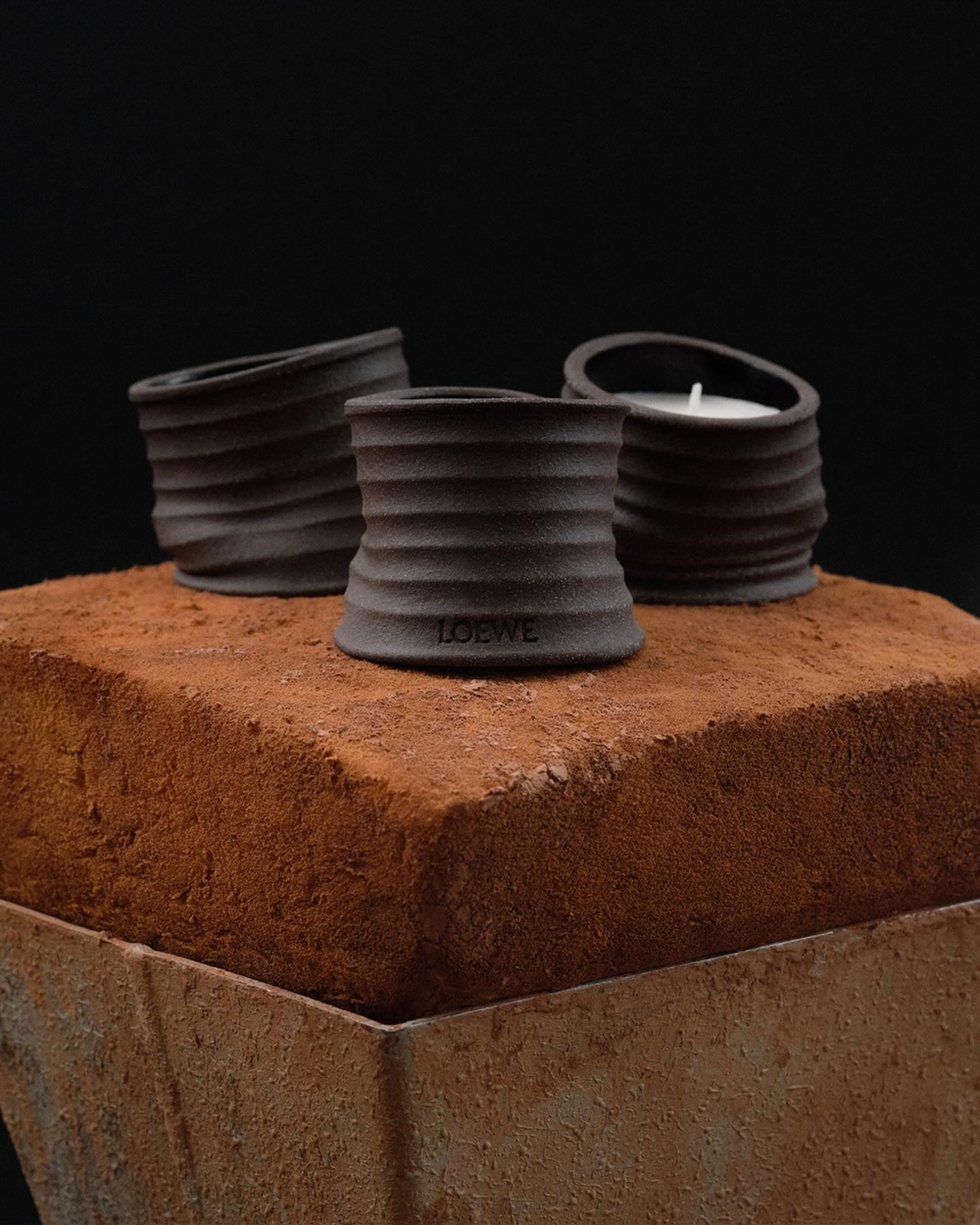 獨一無二的形狀,就像是經歷時間的洗禮,自然而然地產生變化