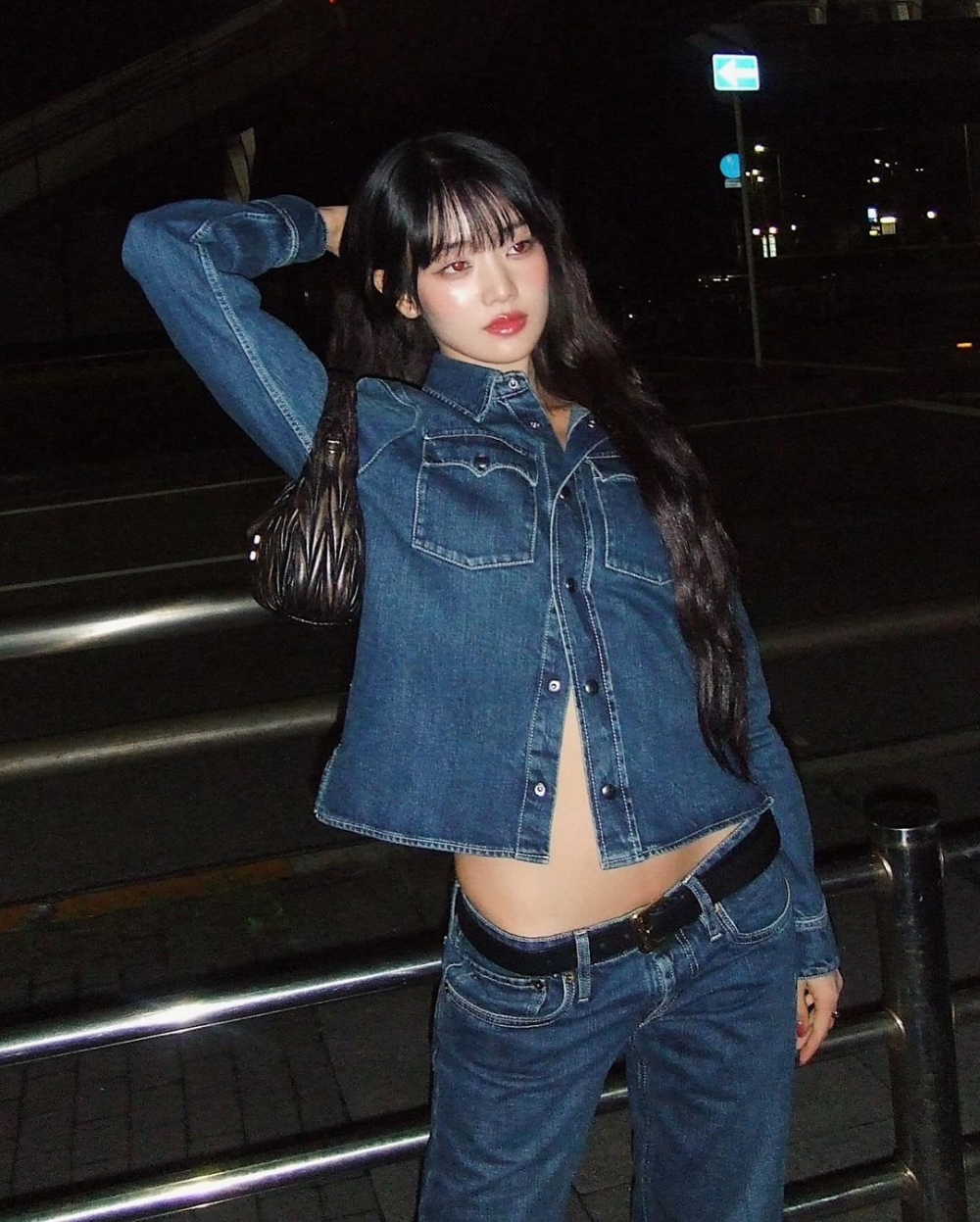 低腰的造型。