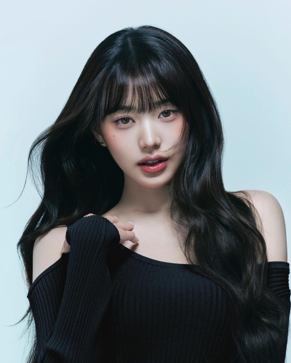 韓系高級感裸透眼妝與春夏大熱的「重感胭脂」及「水光嘟嘟唇」十分相襯！