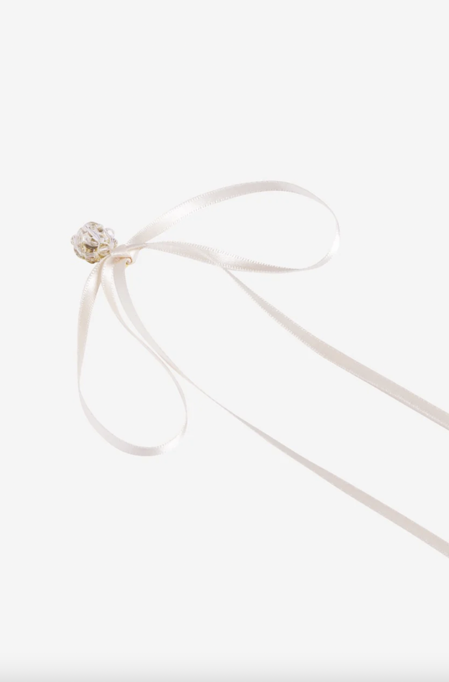 Bow Ribbon Stud Earrings。