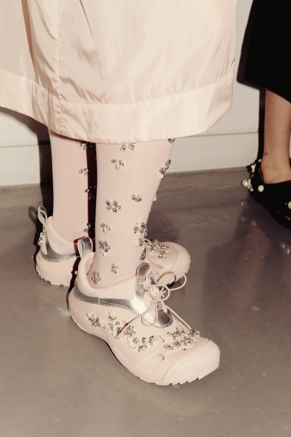 Simone Rocha × Crocs。