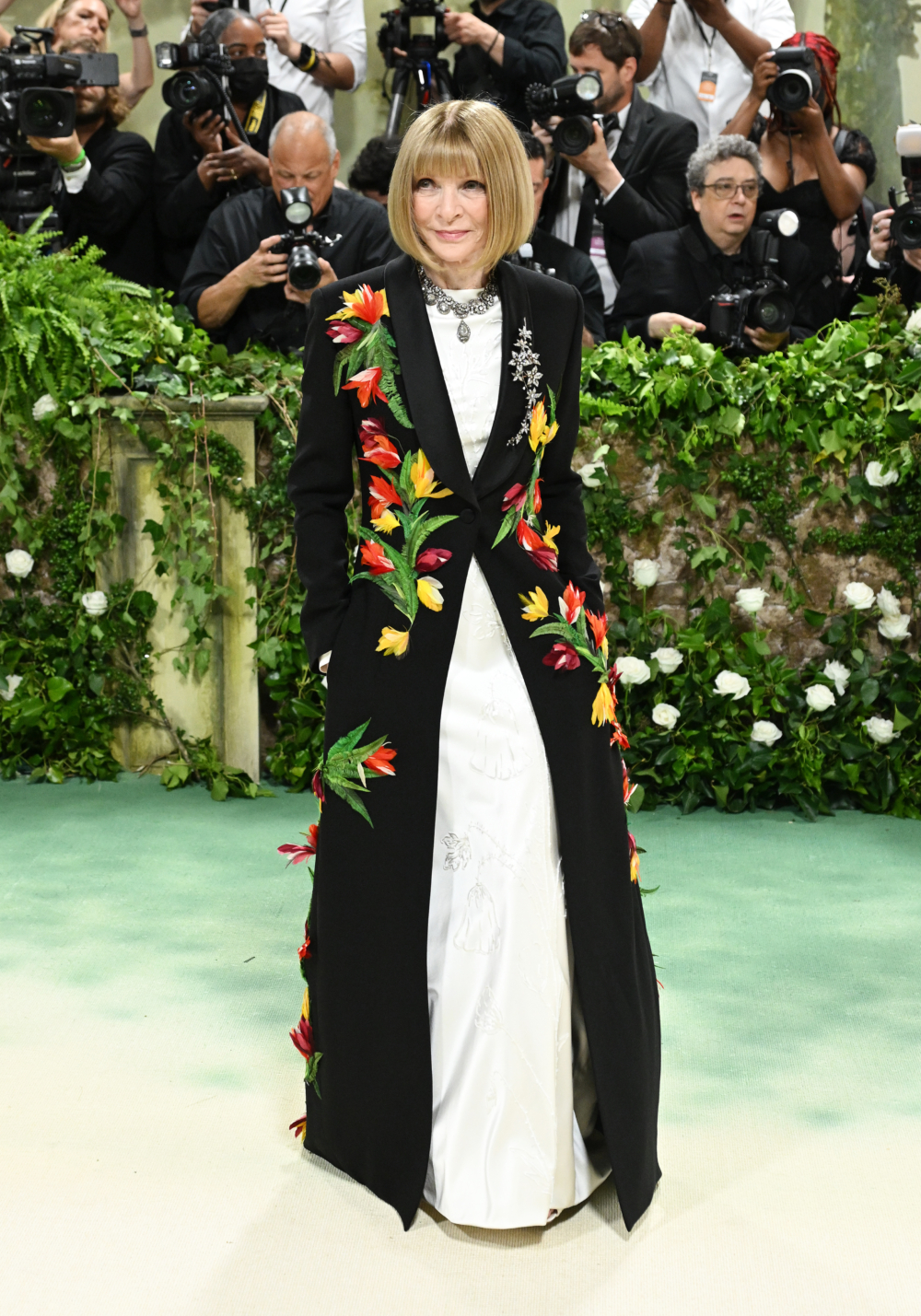 Anna Wintour這回穿上LOEWE的設計。