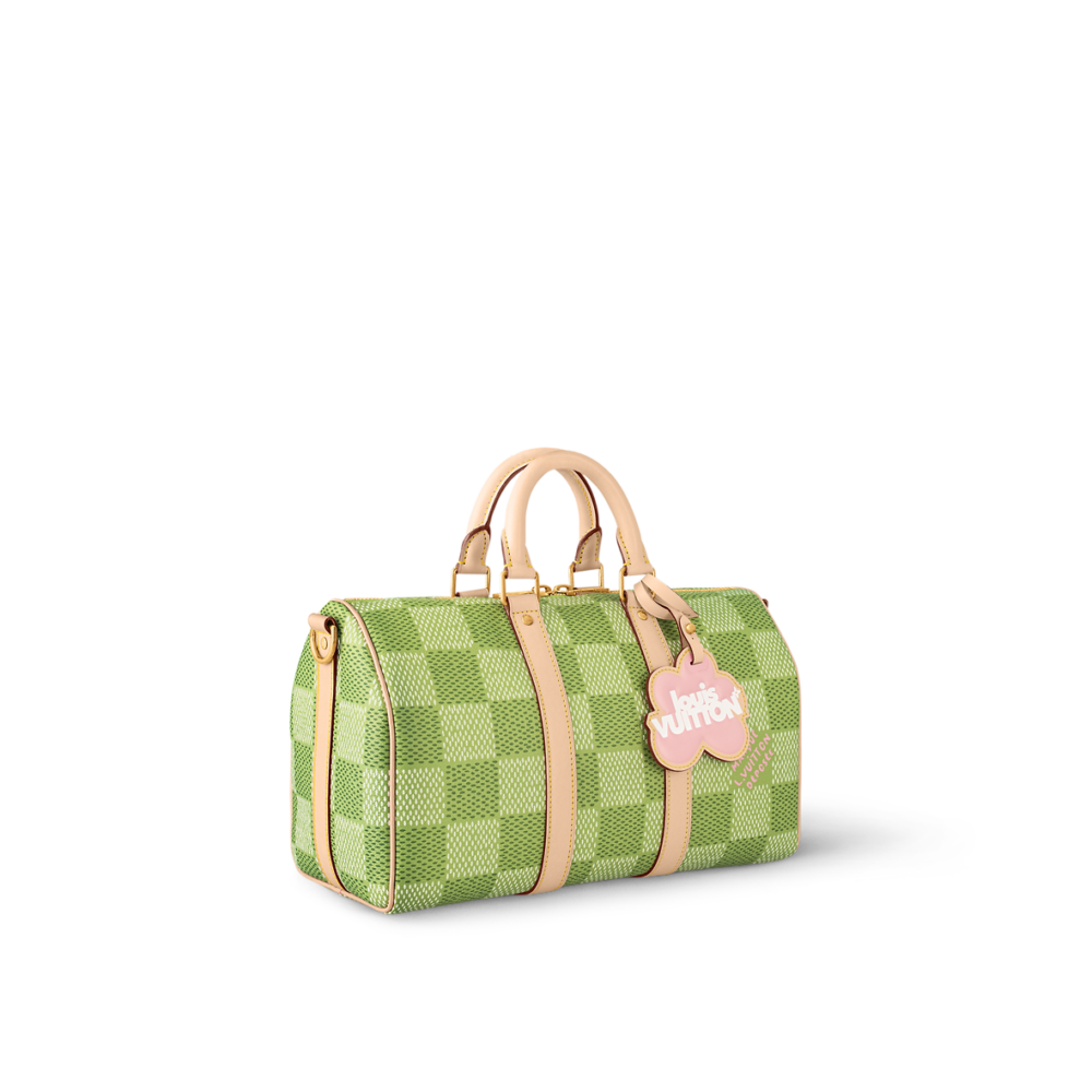 採用Damier Golf塗層帆布製成。