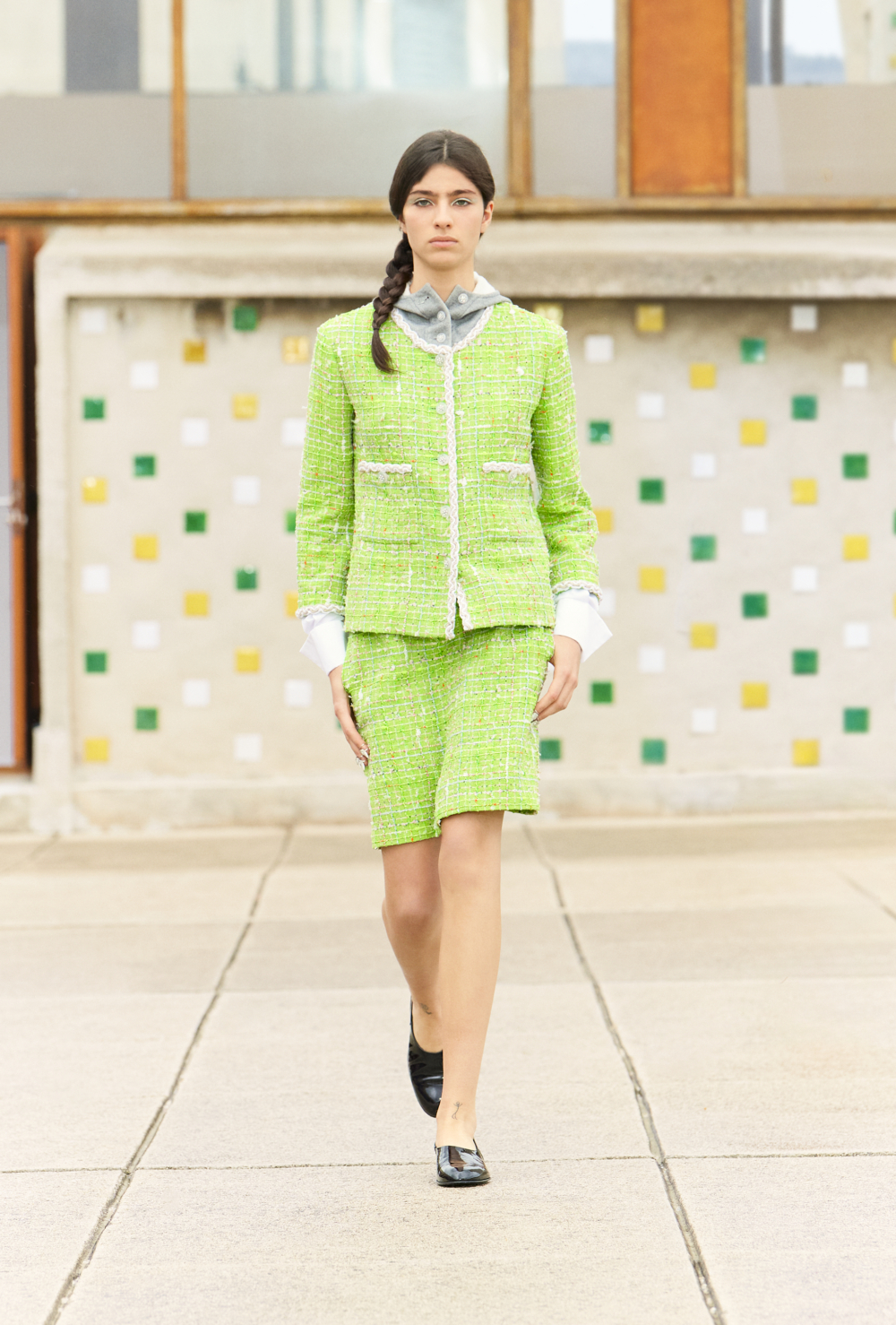 Look 1。