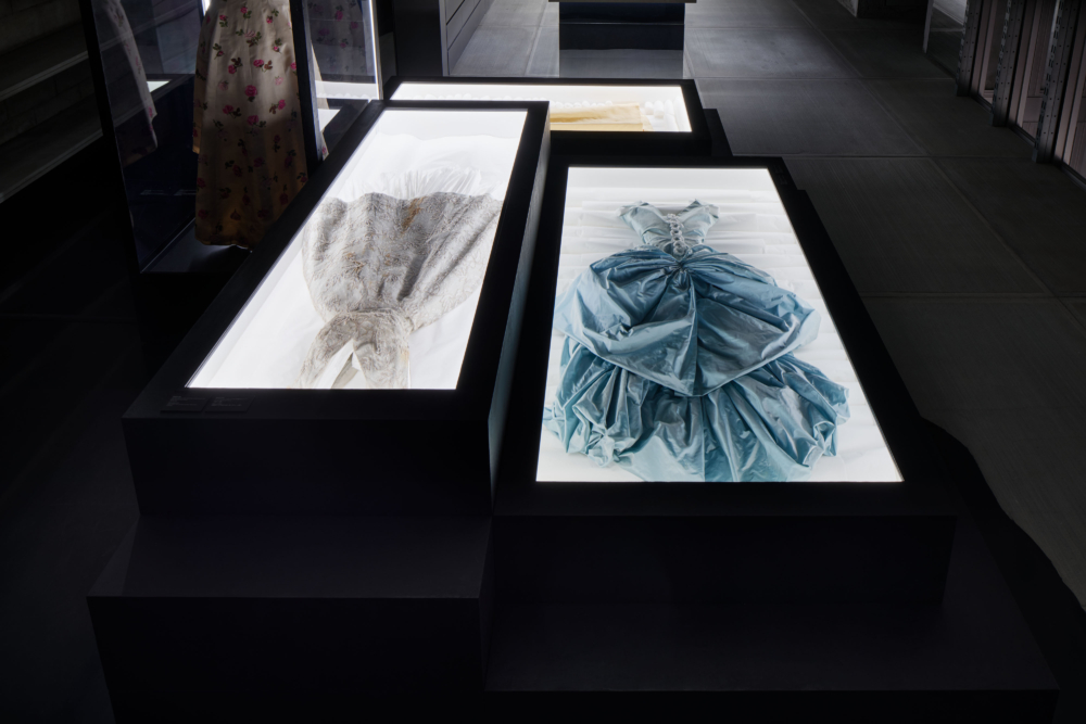 高級訂製服的展覽。