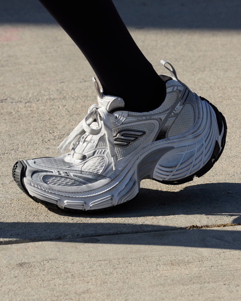 延續前幾季的Oversize元素