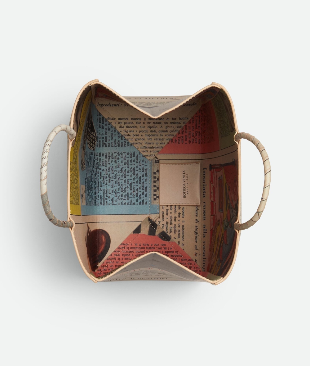 內部設計以單層隔為主要容量。