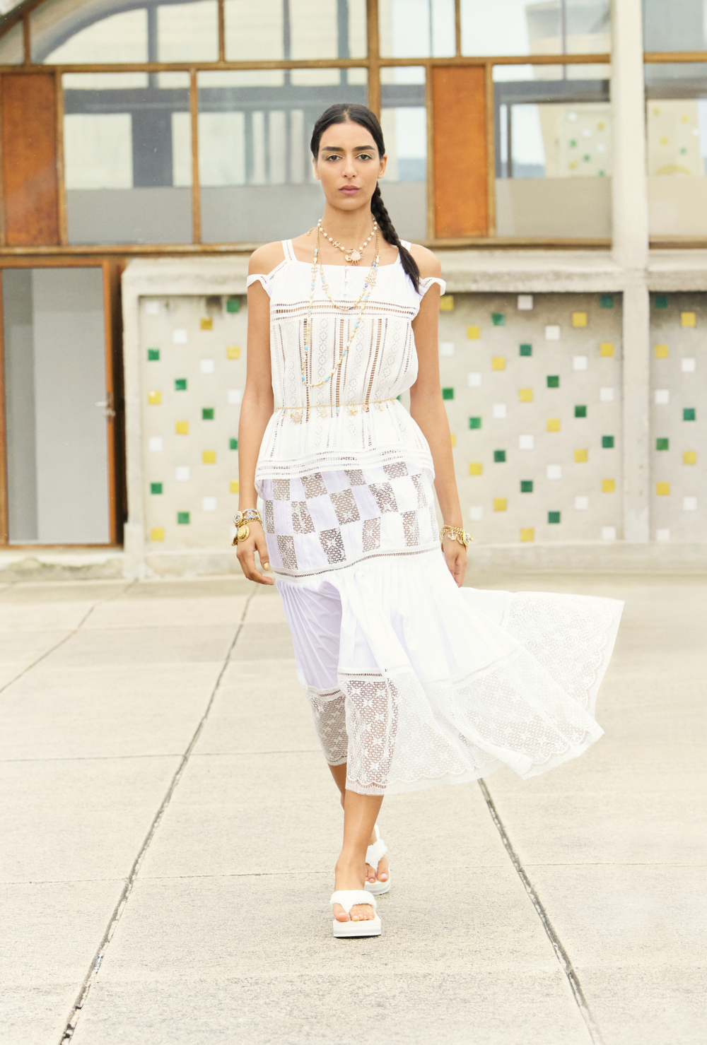 Look 73。