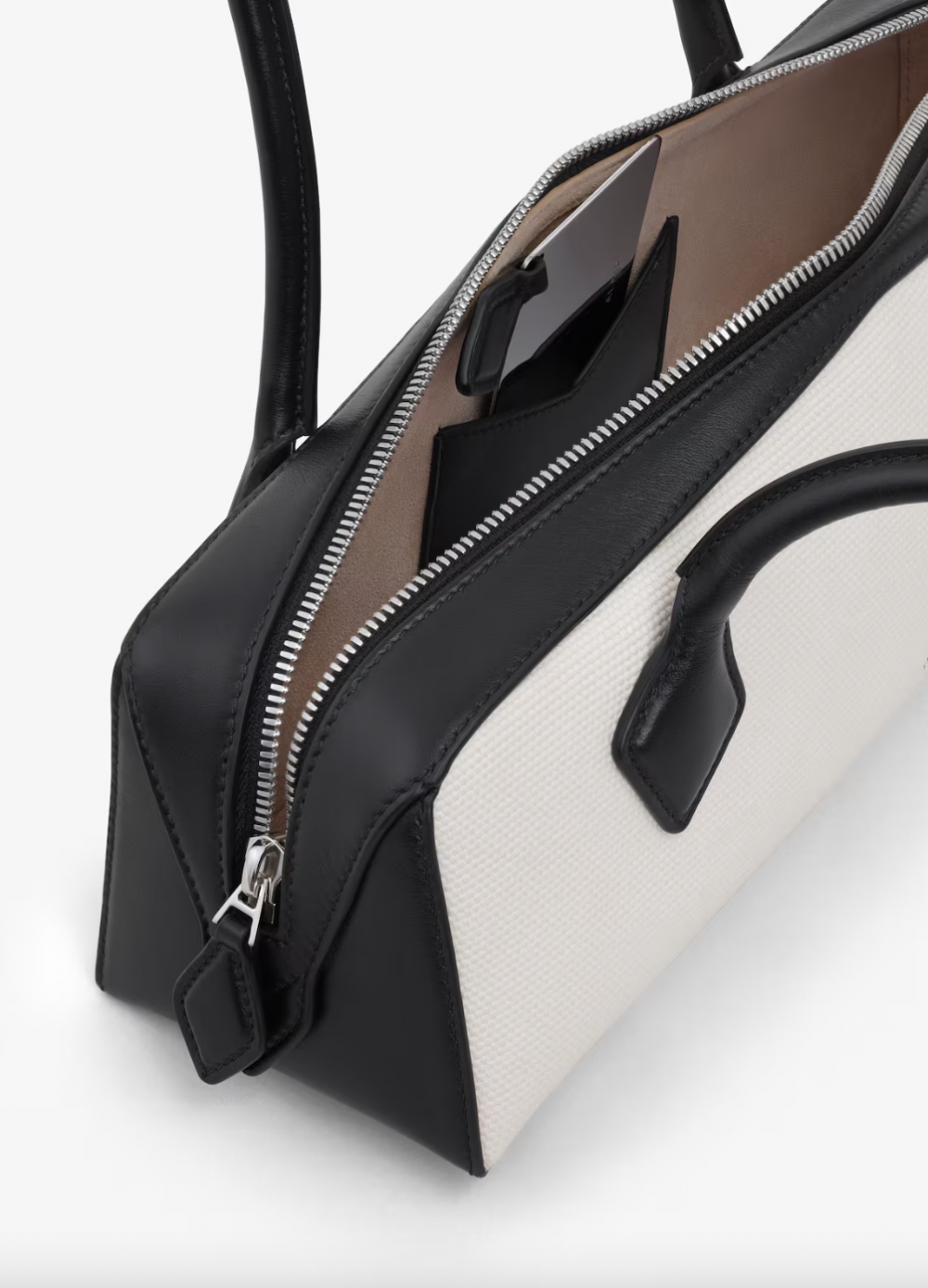 Le Teckel Medium Bag in Canvas。