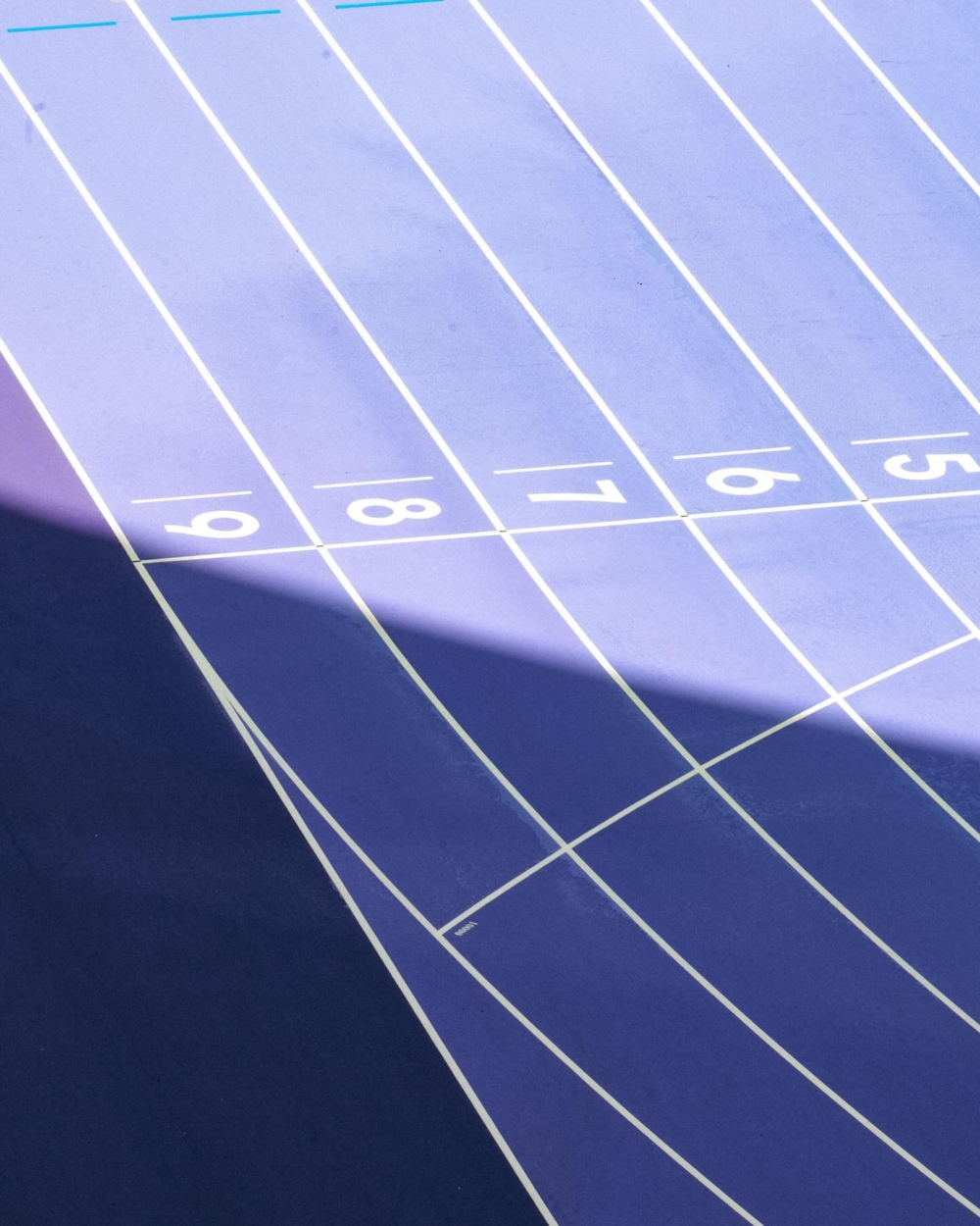 呼應2024 巴黎奧運會視覺識別系統中的紫色