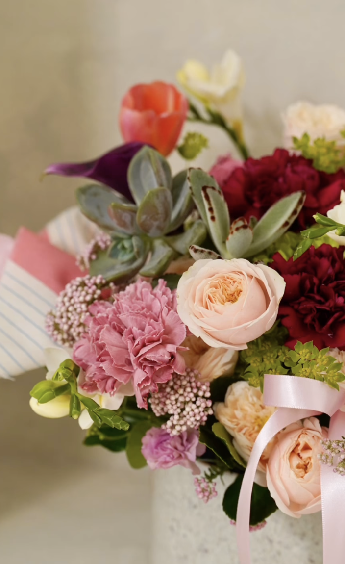 在母親節時送上花禮代表你的心意。