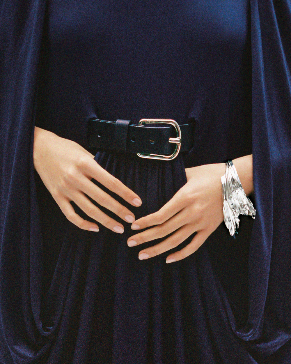 本次登場的LOEWE × LYNDA BENGLIS首飾系列。