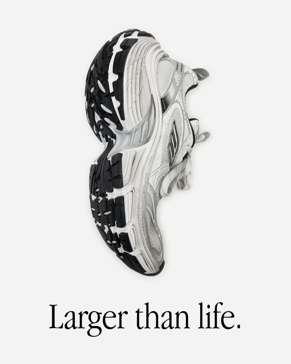 Balenciaga以健身房訓練鞋為原型