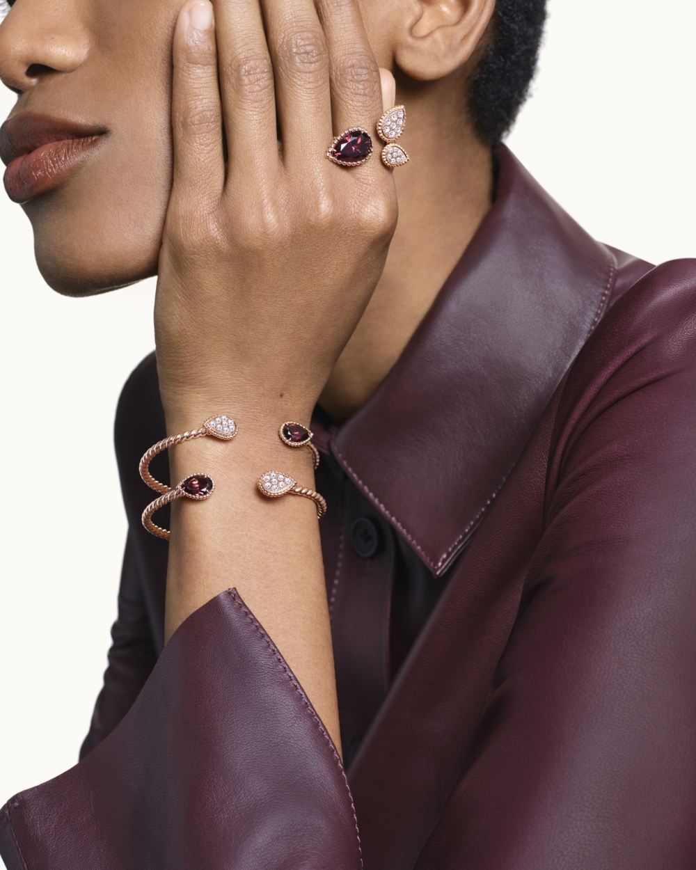 Boucheron Serpent Boheme系列紅色石榴石戒指、手環