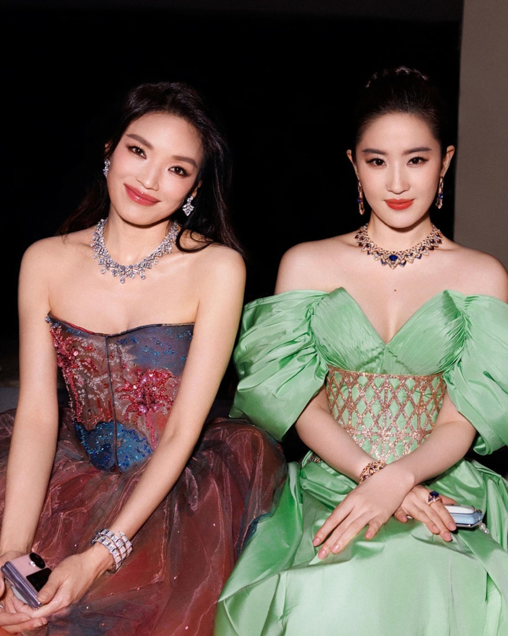 一次集結眾多品牌大使,除了Anne Hathaway外,還有日本女星森星、印度女星Priyanka Chopra、劉亦菲、舒淇
