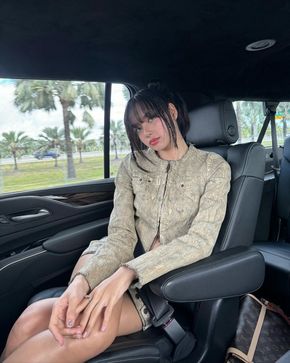 Lisa本次的造型。