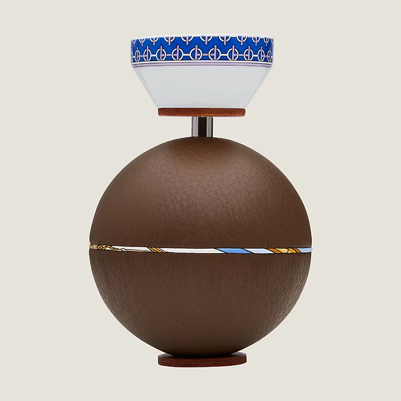 陶瓷鑰匙球形音樂盒。