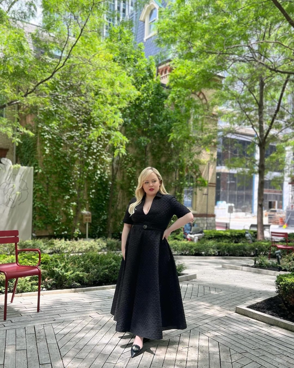 Nicola參演了英國黑色喜劇《Big Mood》