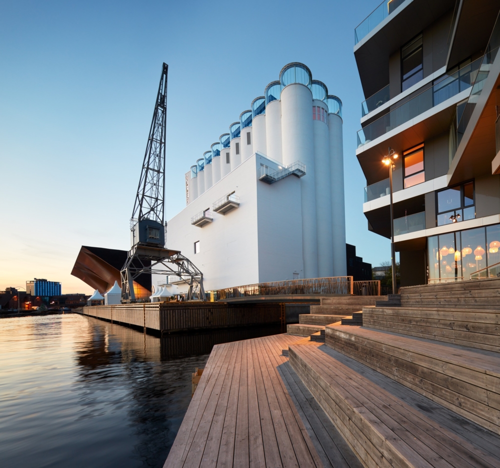 擁有近90年歷史的巨大穀倉