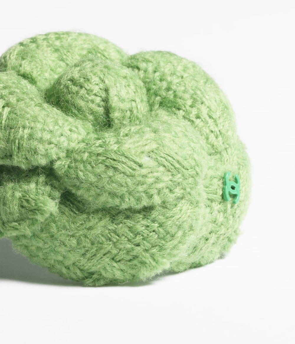 山茶花成為品牌最重要的符碼。