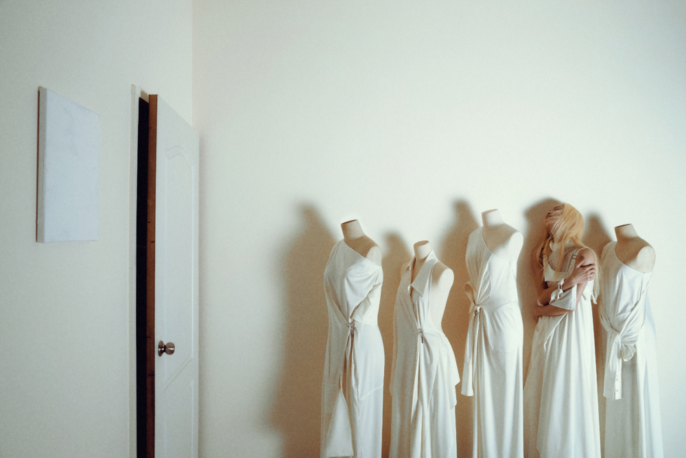 在紐扣上使用紙漿、用飾品來替代傳統的商標吊牌