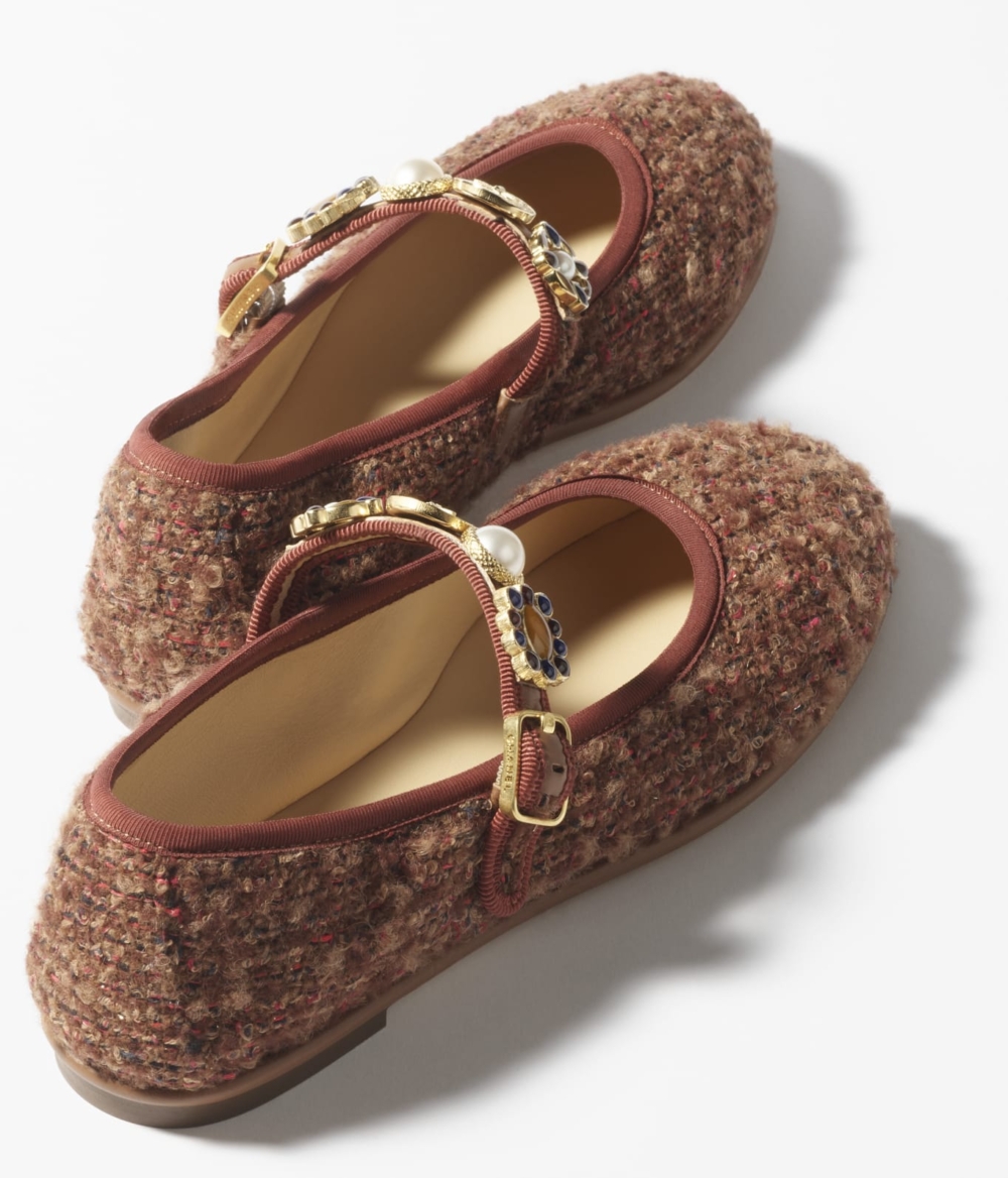 CHANEL新款Mary Janes 