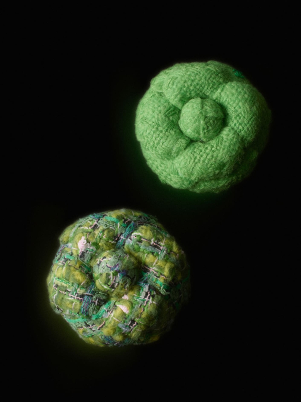 揉合了品牌的經典設計元素。