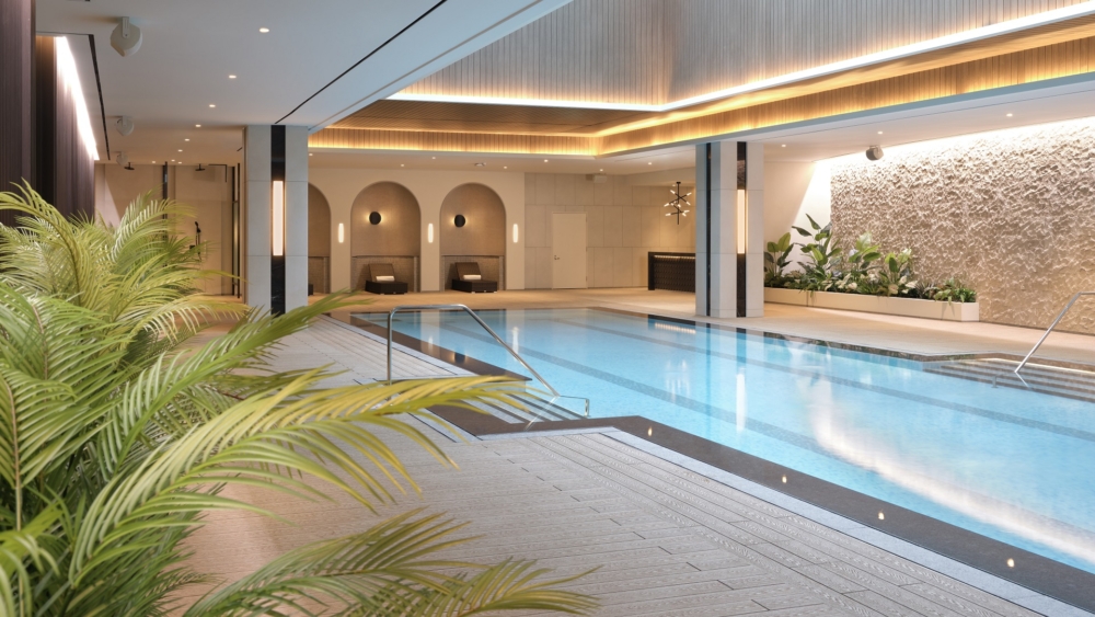 配有高級水療中心、健身房、室內游泳池