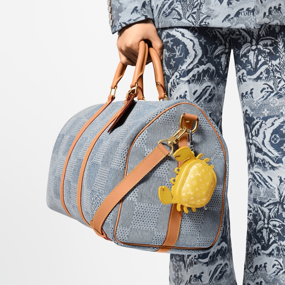 LV Crab手袋吊飾還有橙色、藍色、綠色及黃色可以選擇